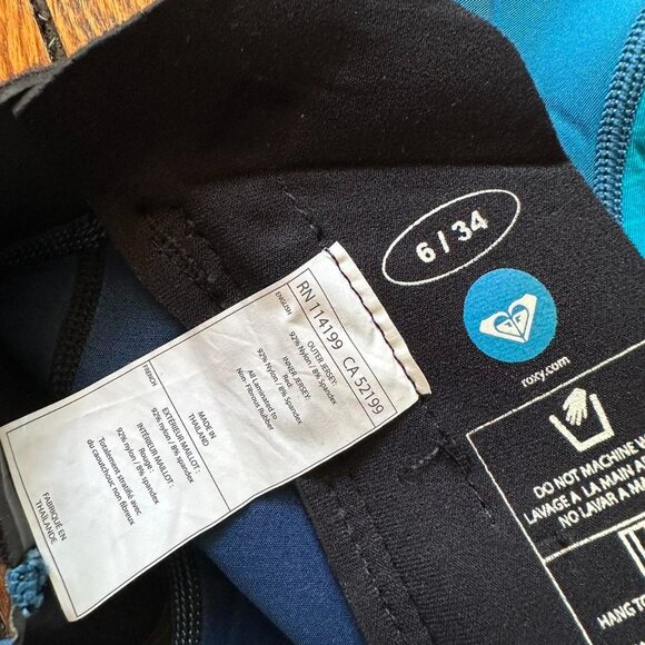 Roxy‎ Syncro 2MM SA218WF Women Blue Black Short Sleeve Short Leg Wetsuit Size 6 - Picture 7 of 7